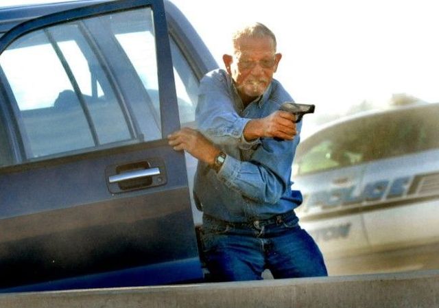 Car police pursuit (6 pics) Car police pursuit (6 pics)