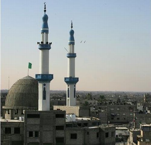 Bombs still fall on Gaza - 01