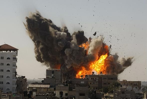 Bombs still fall on Gaza - 08
