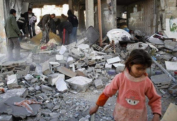 Bombs still fall on Gaza - 12