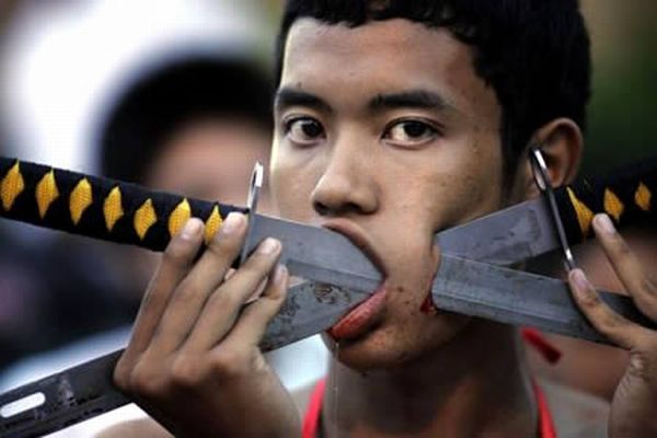 World's Most Extreme Piercings - 04
