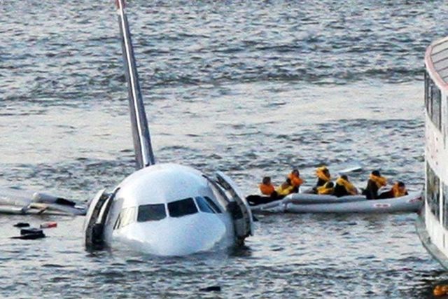 Plane Crash in New York - 15