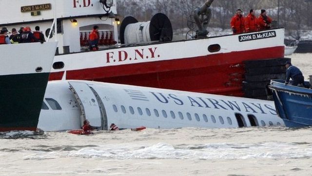 Plane Crash in New York - 27
