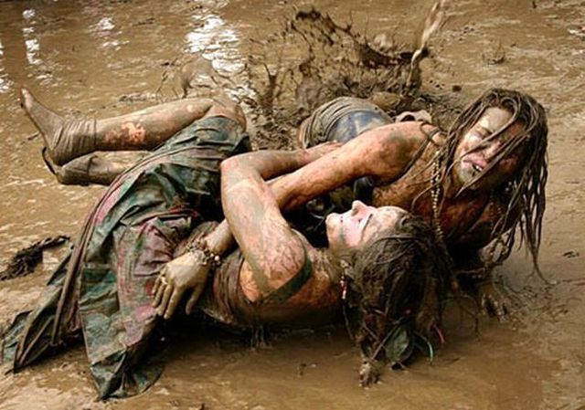 Mud fight (20 pics) Mud fight (20 pics)