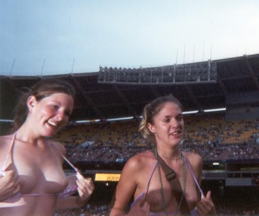 Topless girls on the concerts and festivals - 70
