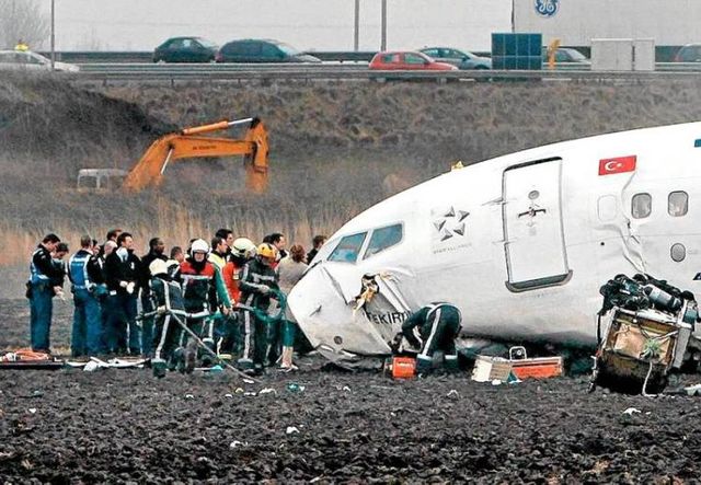 Turkish airline plane crashed in Amsterdam - 13