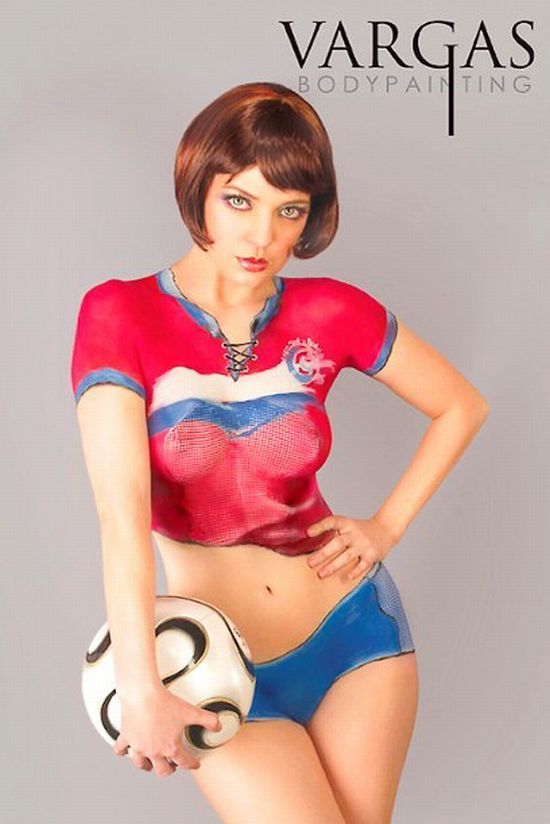 Sexy soccer bodypaint babes pictures - 34