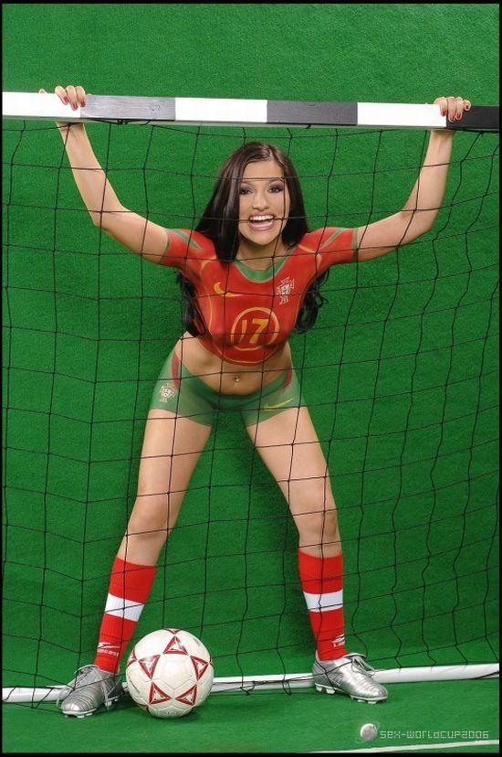 Sexy soccer bodypaint babes pictures - 48