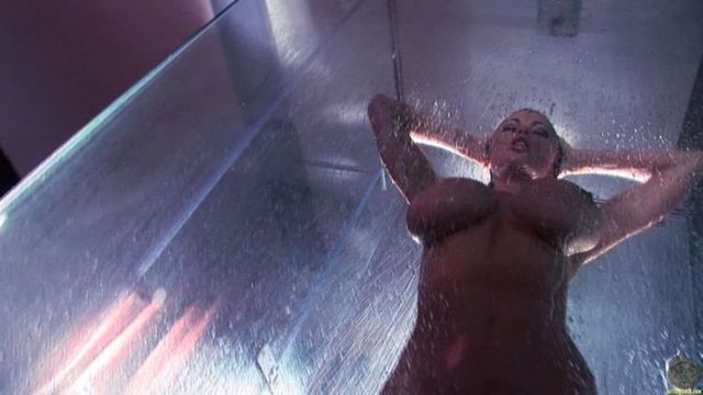 Veronica Zemanova takes a shower - Action style - 06