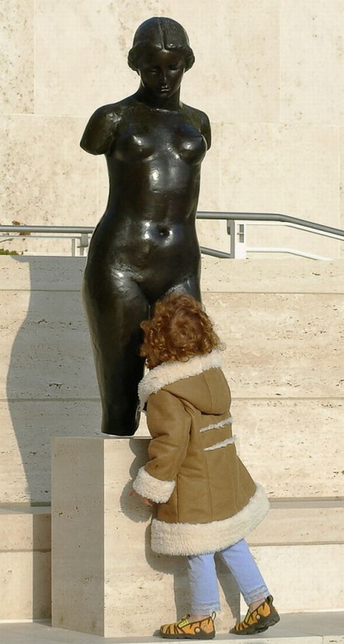 The most striking representatives of a new kind of perversion – statue groping - 20