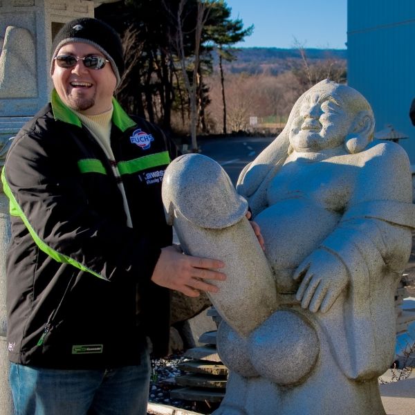 The most striking representatives of a new kind of perversion – statue groping - 40