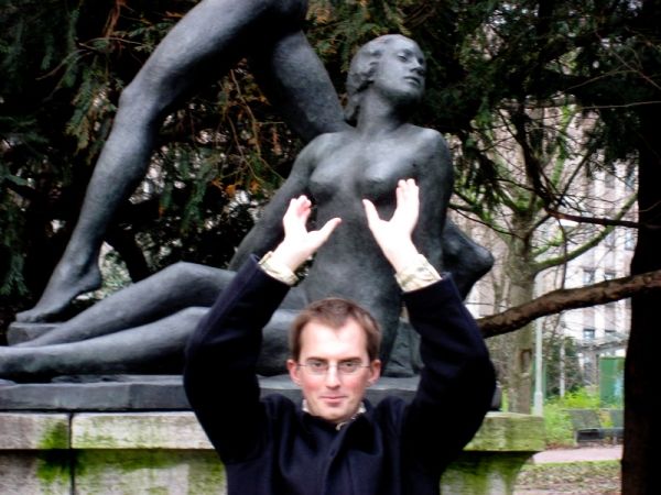 The most striking representatives of a new kind of perversion – statue groping - 51