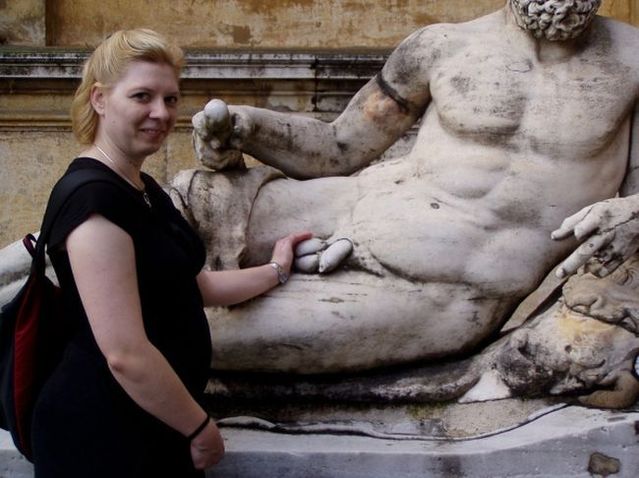 The most striking representatives of a new kind of perversion – statue groping - 52