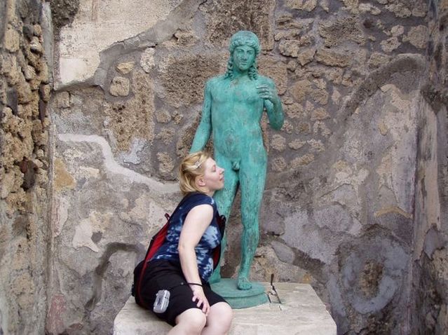 The most striking representatives of a new kind of perversion – statue groping - 53