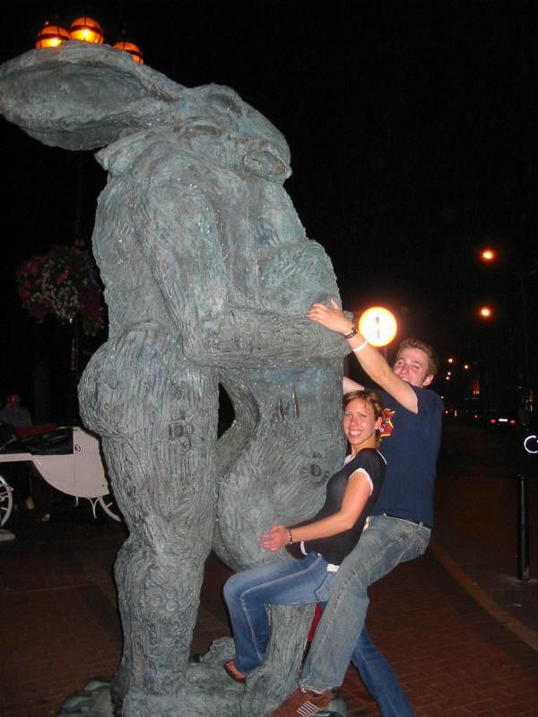 The most striking representatives of a new kind of perversion – statue groping - 55