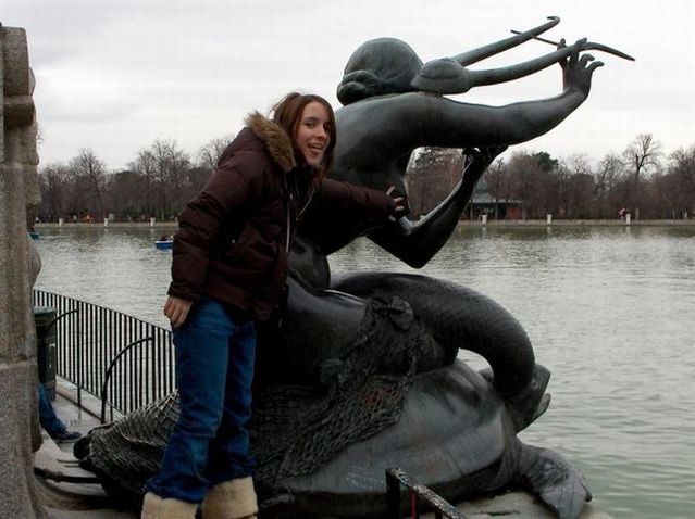 The most striking representatives of a new kind of perversion – statue groping - 74