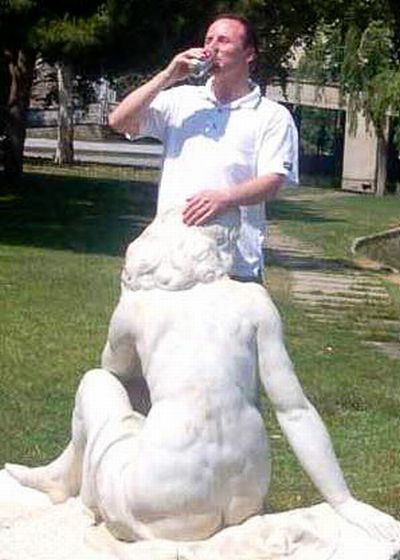 The most striking representatives of a new kind of perversion – statue groping - 86