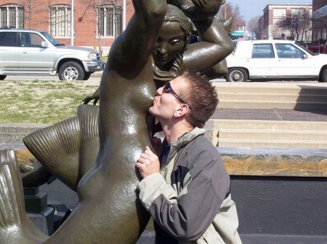 The most striking representatives of a new kind of perversion – statue groping - 94