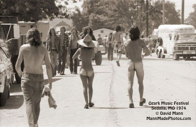 How they partied in ’74 at a music festival - 03