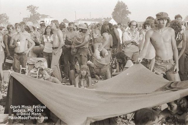 How they partied in ’74 at a music festival - 10