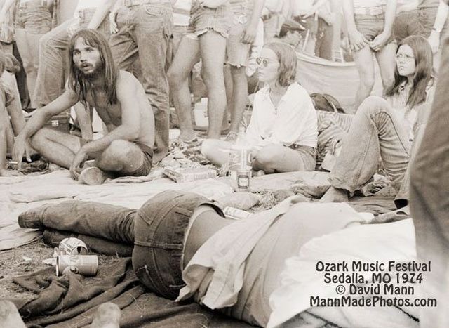 How they partied in ’74 at a music festival - 13