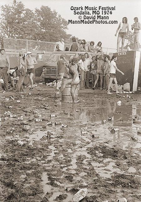 How they partied in ’74 at a music festival - 14
