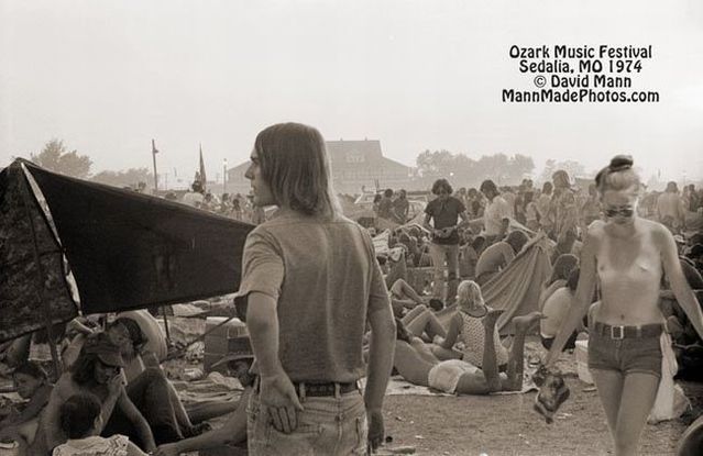 How they partied in ’74 at a music festival - 15