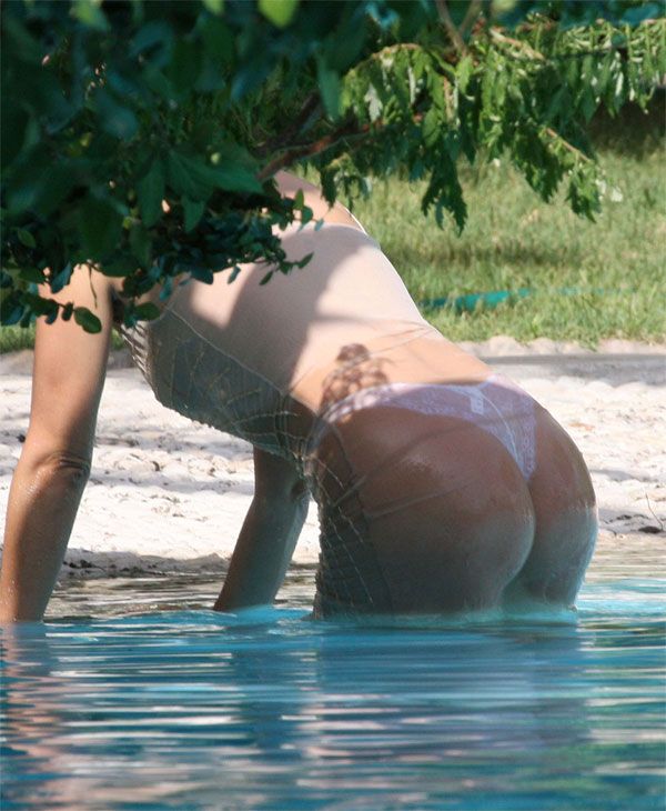 Erotic photo shoot of Patrizia Daddario. They say that she’s Berlusconi’s lover - 01