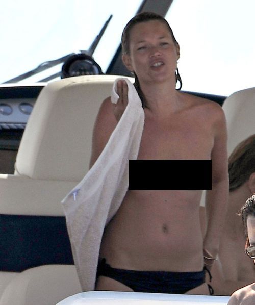 Kate Moss with friends on the yacht. Topless, of course - 00