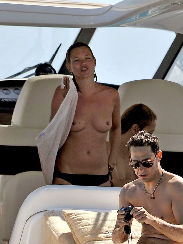 Kate Moss with friends on the yacht. Topless, of course - 07