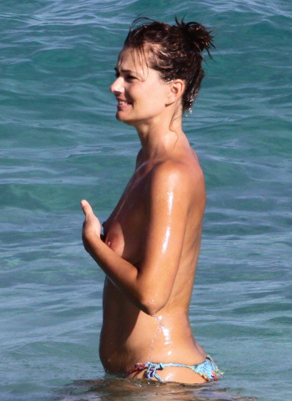 Time has no mercy even over the top models. Paulina Porizkova on the beach - 09