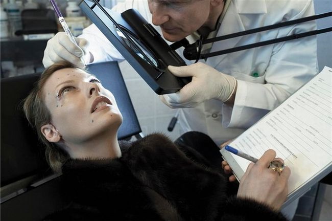 Horrible photo shoot on plastic surgery by famous photographer Steven Meisel - 10