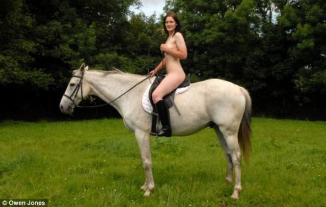 English farm girls had a nude photo shoot for charity calendar - 07