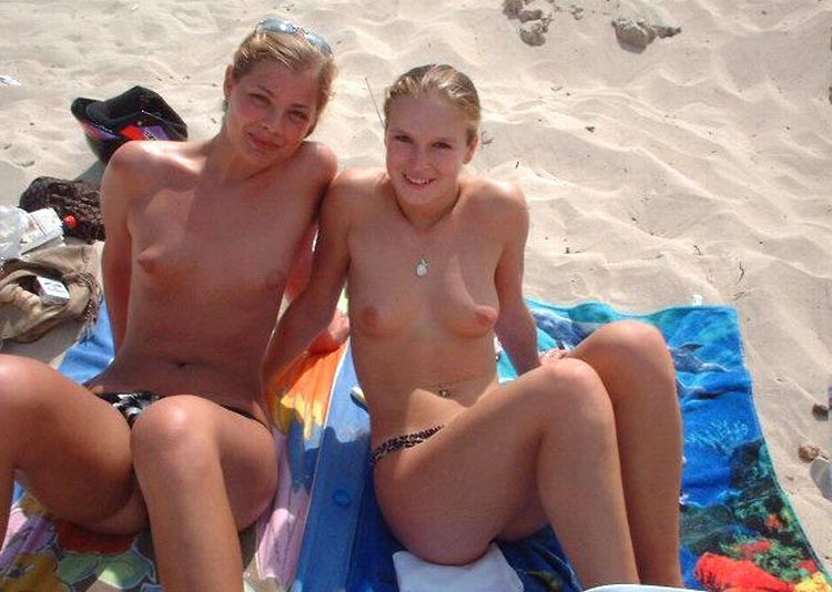 Girls like to be photographed topless on the beach - 39