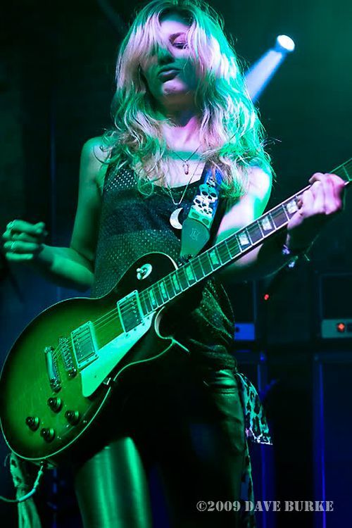 Babes with guitars - 15
