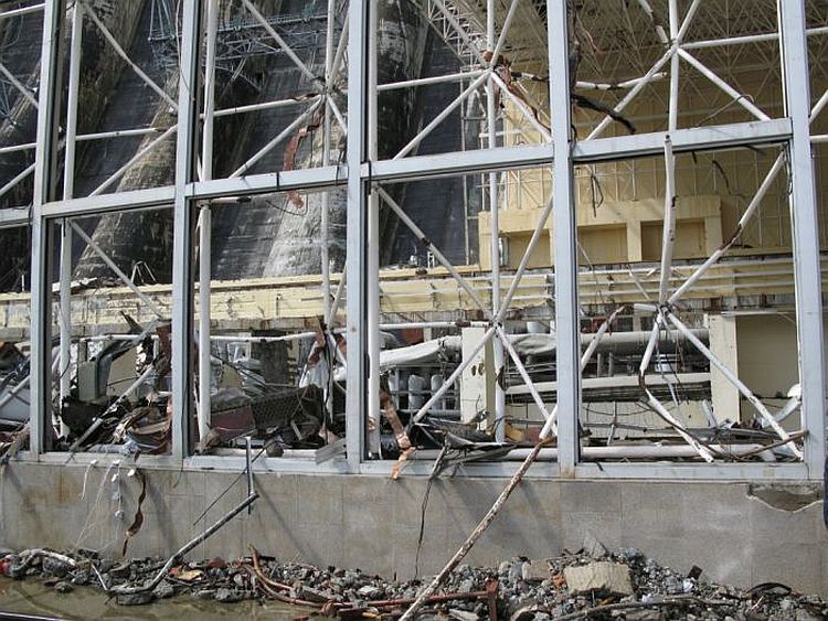 The accident at the Sayano–Shushenskaya hydroelectric power station. Scary - 04