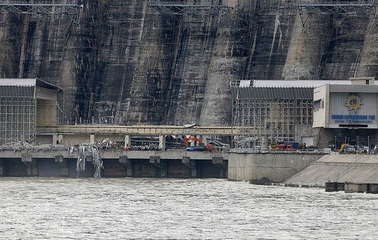 The accident at the Sayano–Shushenskaya hydroelectric power station. Scary - 10