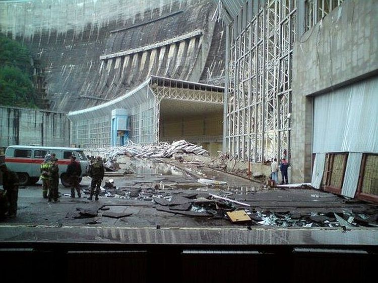 The accident at the Sayano–Shushenskaya hydroelectric power station. Scary - 18