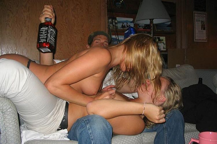 How drunk girls party - 04
