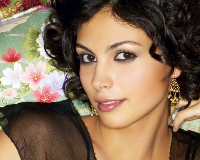 Well-known Brazilian actress Morena Baccarin posing naked - 00