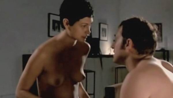 Well-known Brazilian actress Morena Baccarin posing naked - 02