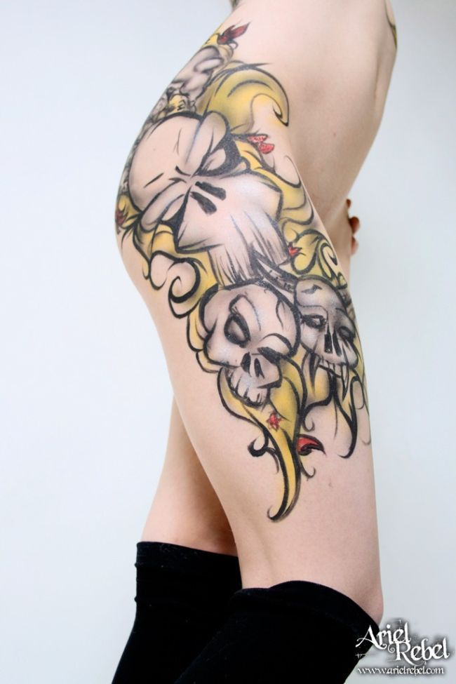 Ariel, a cutie with beautiful drawings on her body - 10