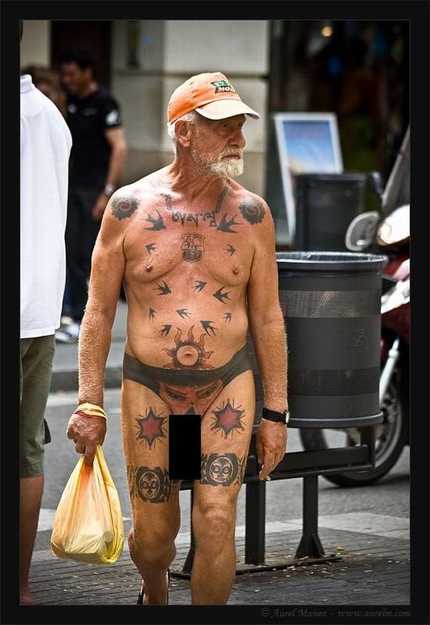 This interesting grandpa can be seen on the streets of Barcelona - 20