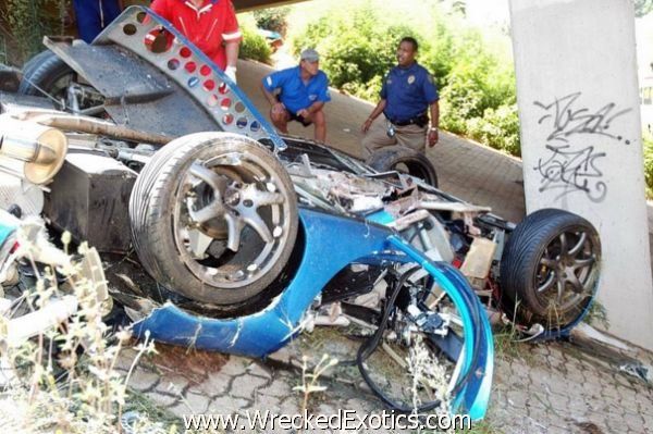 Horror. All these super cars had speed far beyond 180 km/h. Photos of accidents speak for themselves - 13