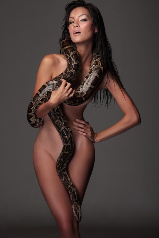 Adrenaline. Sexy babe against dangerous snakes - 47