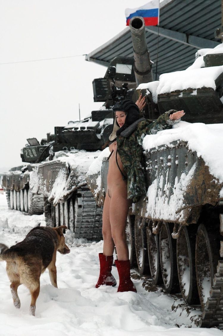 Sexy nude girl and a tank - 09