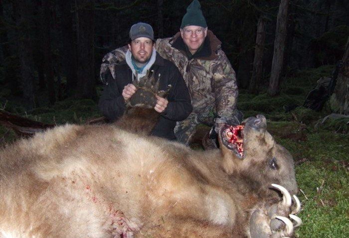 Bear hunters. Poor bear - 02