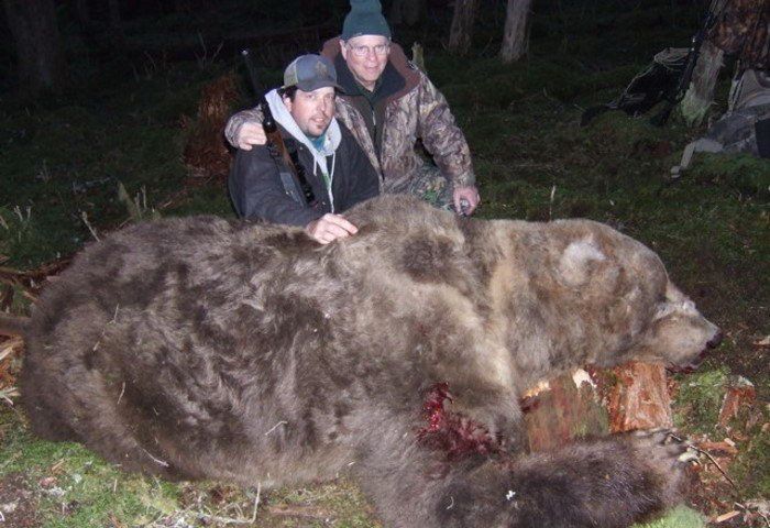 Bear hunters. Poor bear - 03
