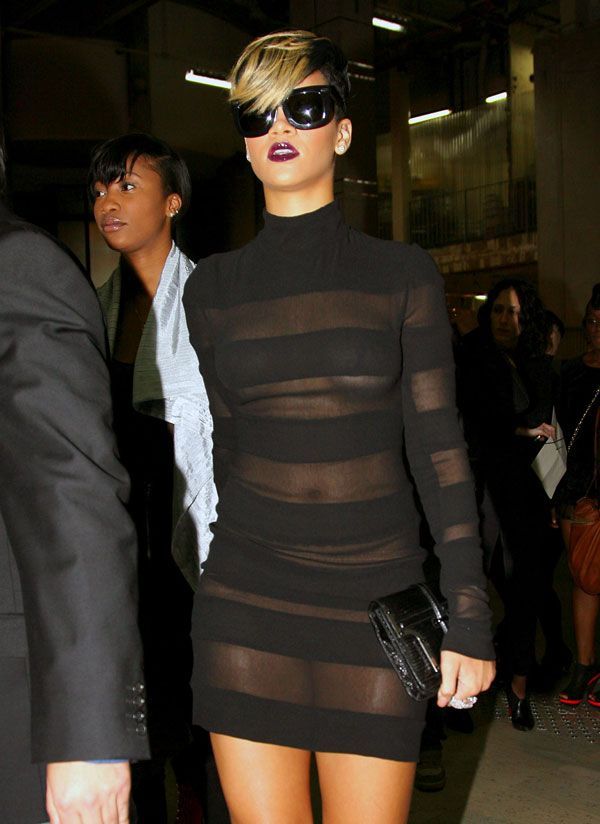 Another revealing outfit of Rihanna - 06