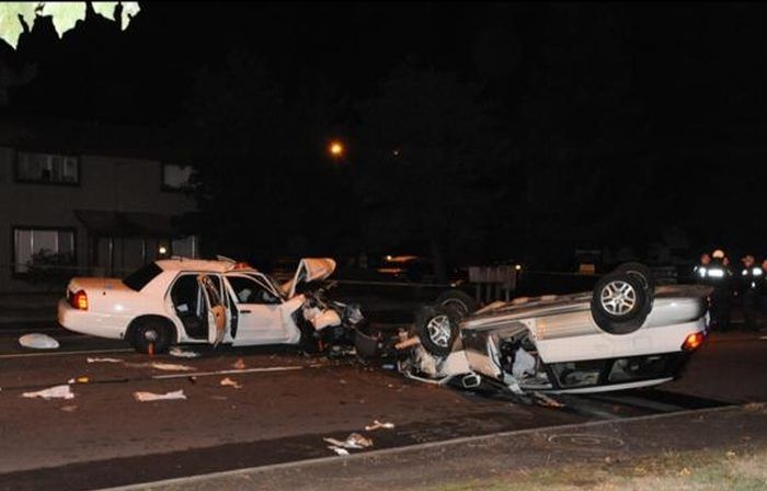 Subaru Outback crashed into the police car. Three cops got into hospital ... - 02